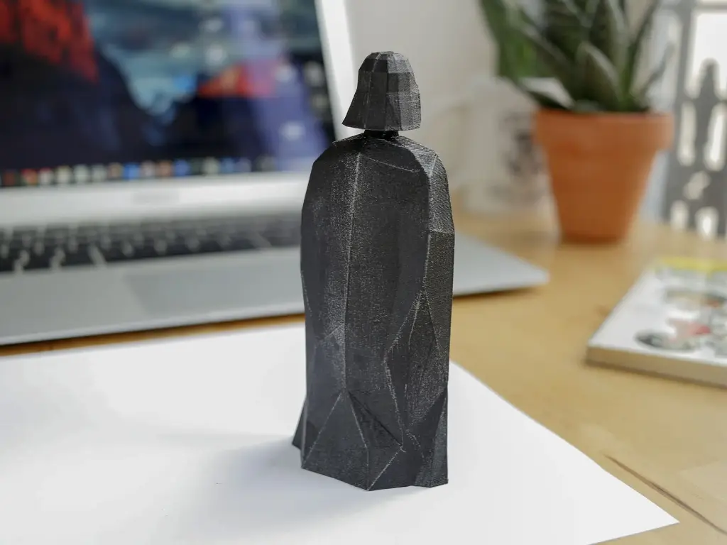 lowpoly_starwars_darthvader4.webp