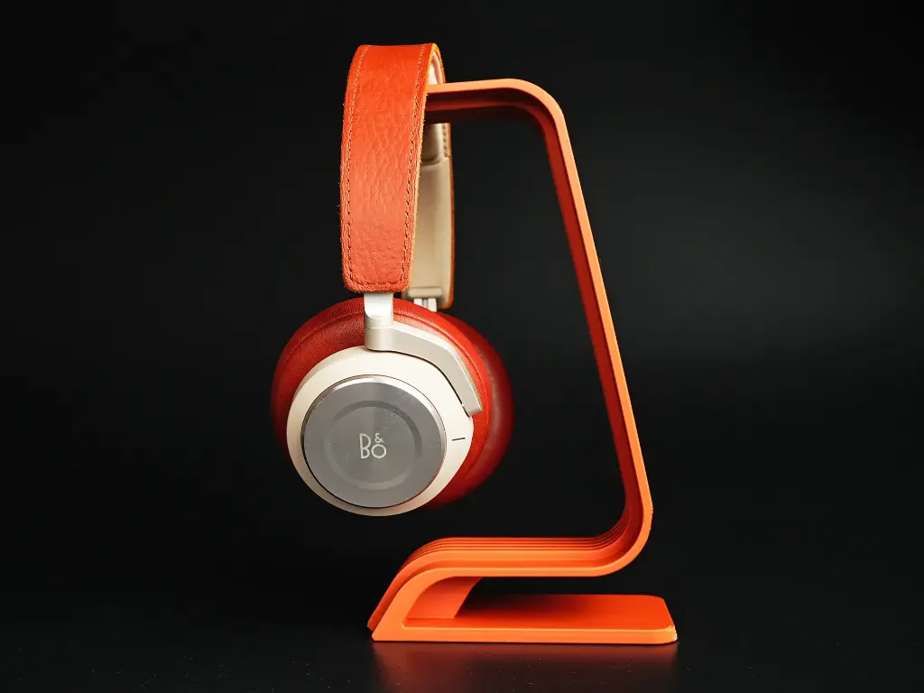 Tsunami-Headphone-Stand-3.webp