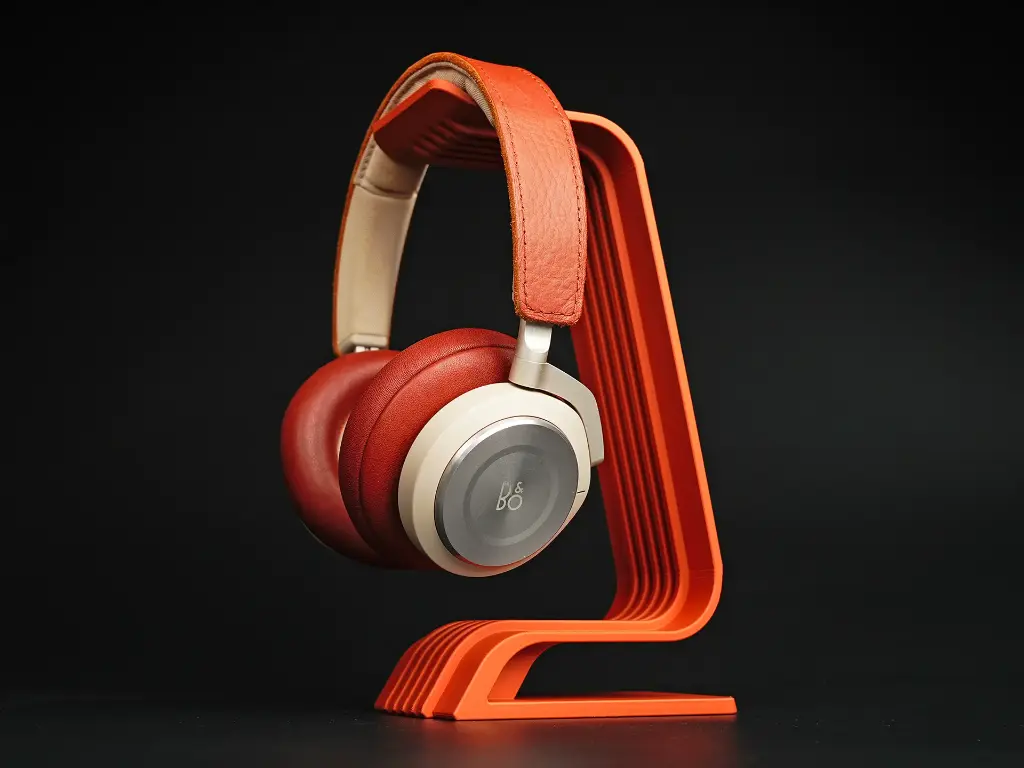 Tsunami-Headphone-Stand-8.webp